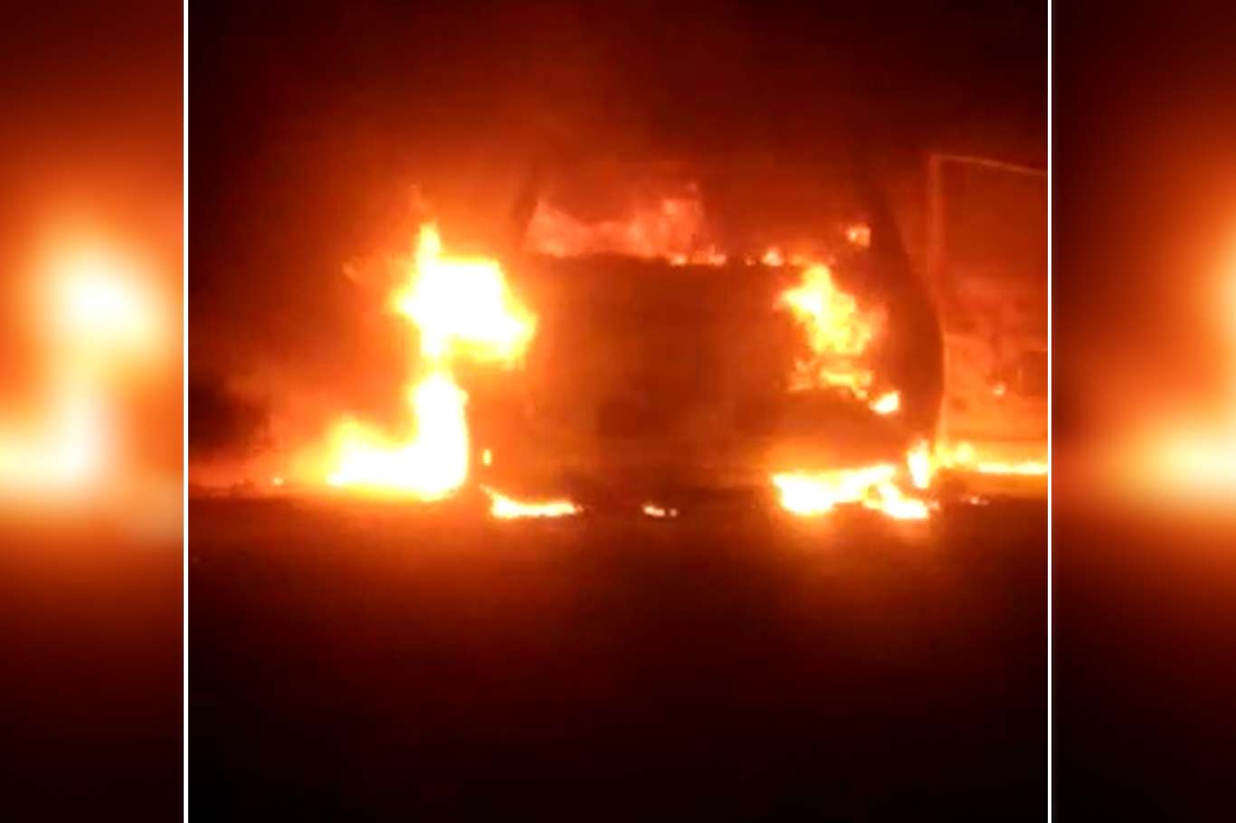 Şanlıurfa'da seyir halindeki otomobil alev alev yandı Şanlıurfa'da seyir halindeki otomobil alev alev yandı